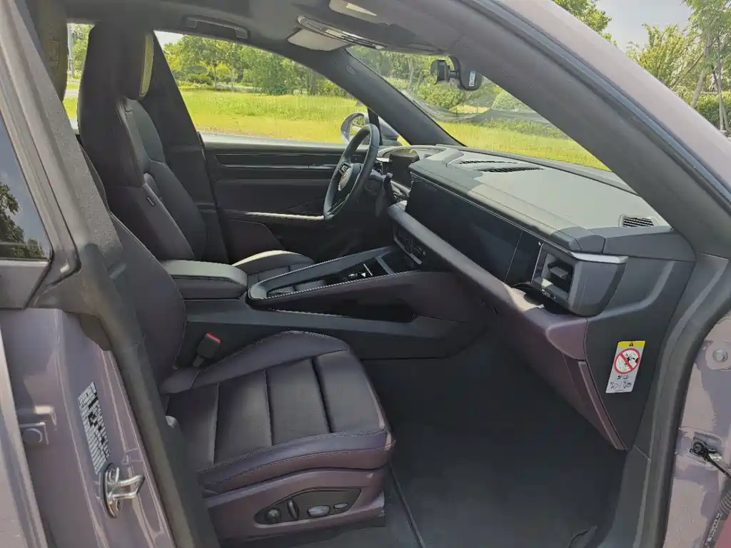 Porsche Macan EV — миниатюра 10