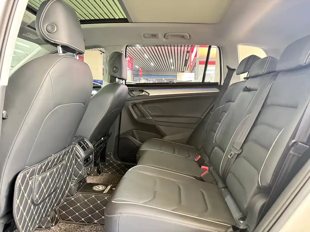 Volkswagen Tiguan L PHEV — миниатюра 8