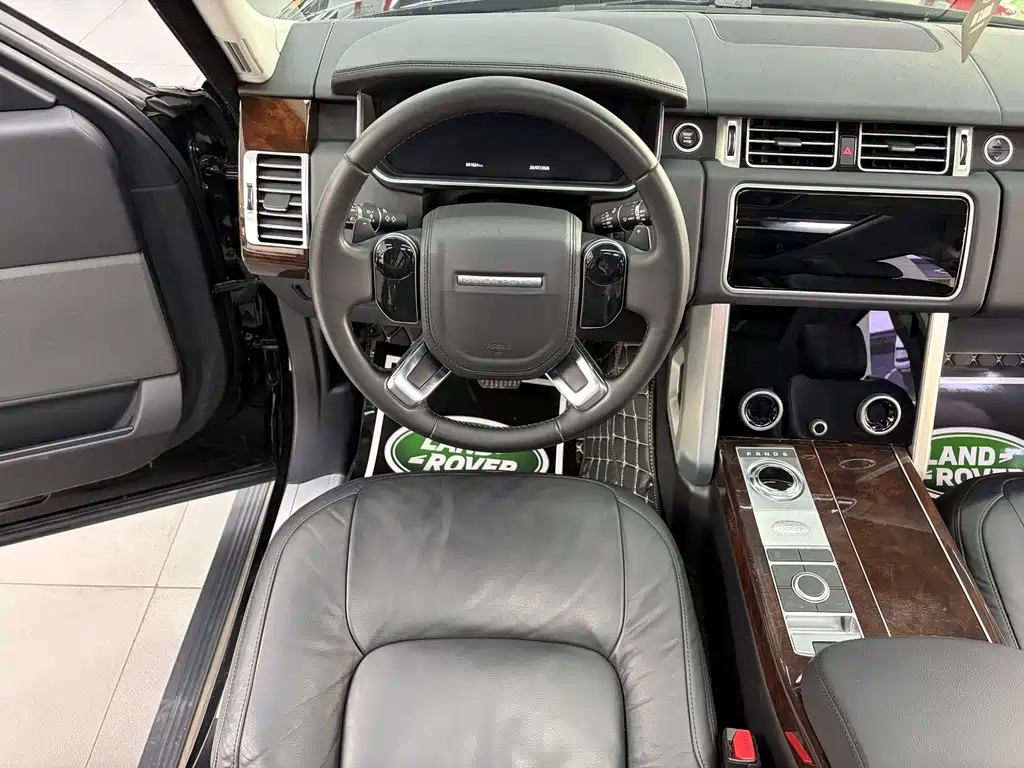 Land Rover Range Rover — миниатюра 7