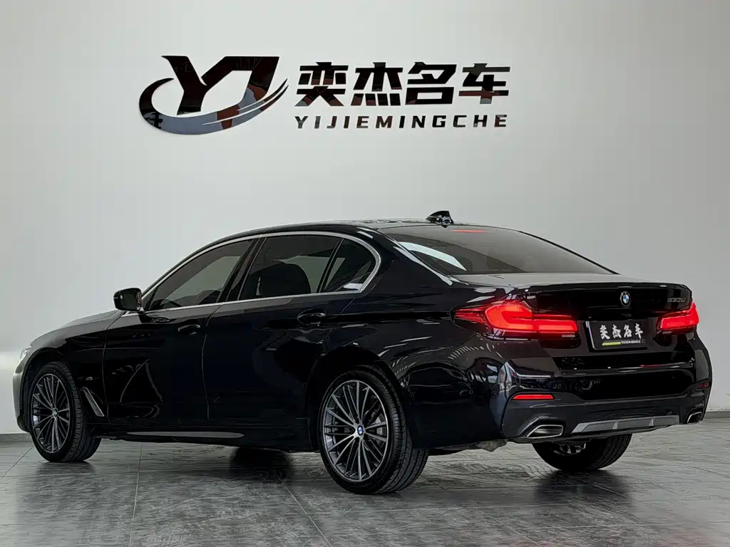 BMW 5 Series — миниатюра 9