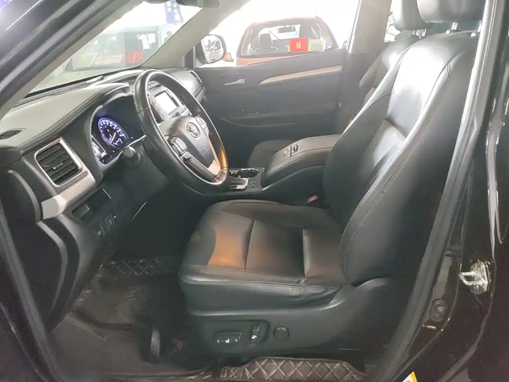 Toyota Highlander — миниатюра 15