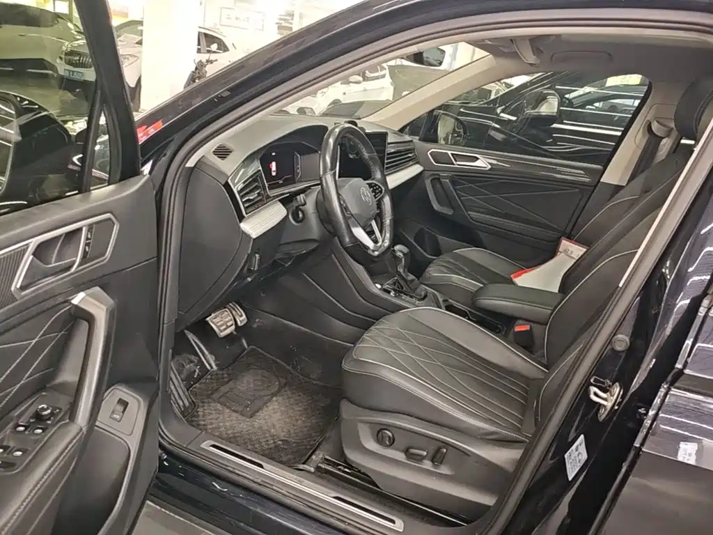 Volkswagen Tiguan L — миниатюра 16
