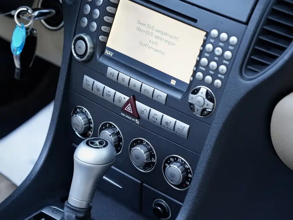 Mercedes-Benz SLK-Class — миниатюра 12