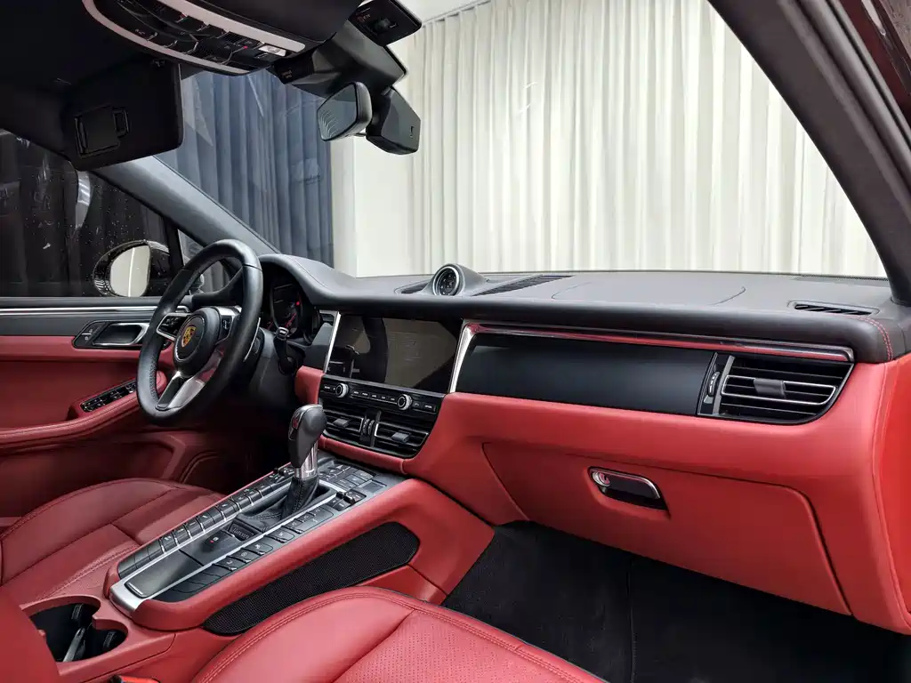 Porsche Macan — миниатюра 16