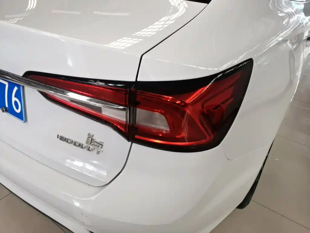 Roewe i5 — миниатюра 8