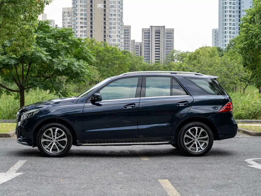 Mercedes-Benz GLE (Import) — миниатюра 3
