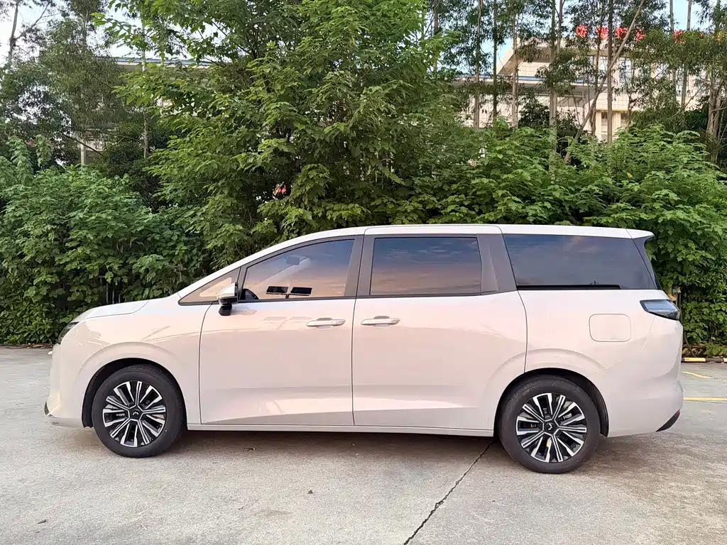 Wuling Звездный свет 730 Новая энергия — миниатюра 7