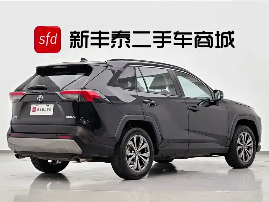 Toyota RAV4 2023 2.0L CVT Plus