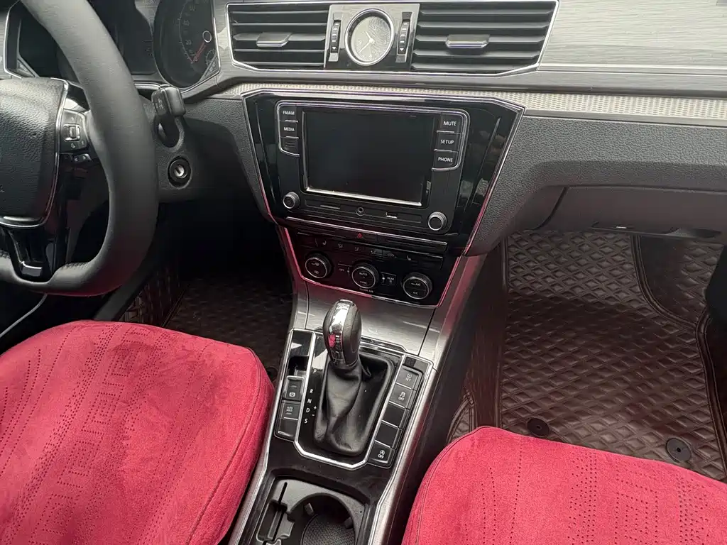 Volkswagen Passat — миниатюра 8