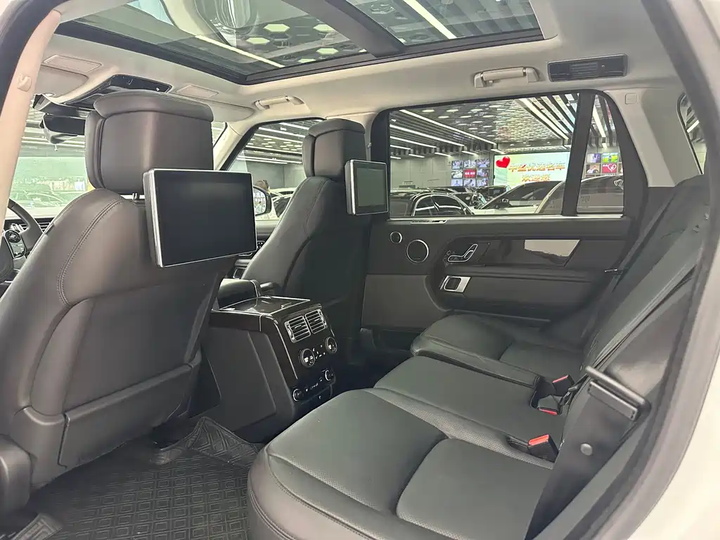 Land Rover Range Rover — миниатюра 8