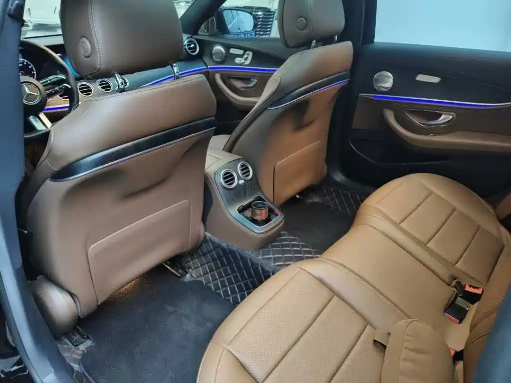 Mercedes-Benz E-Class — миниатюра 7