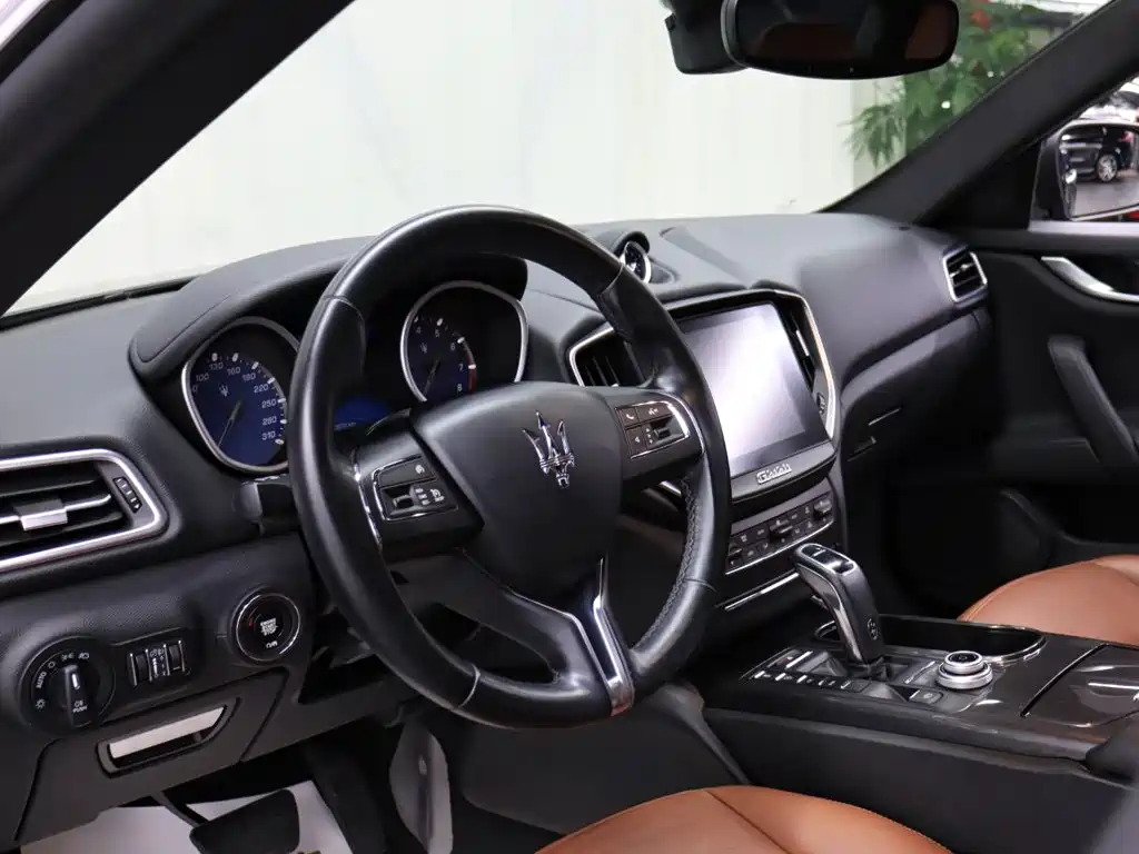 Maserati Ghibli — миниатюра 5