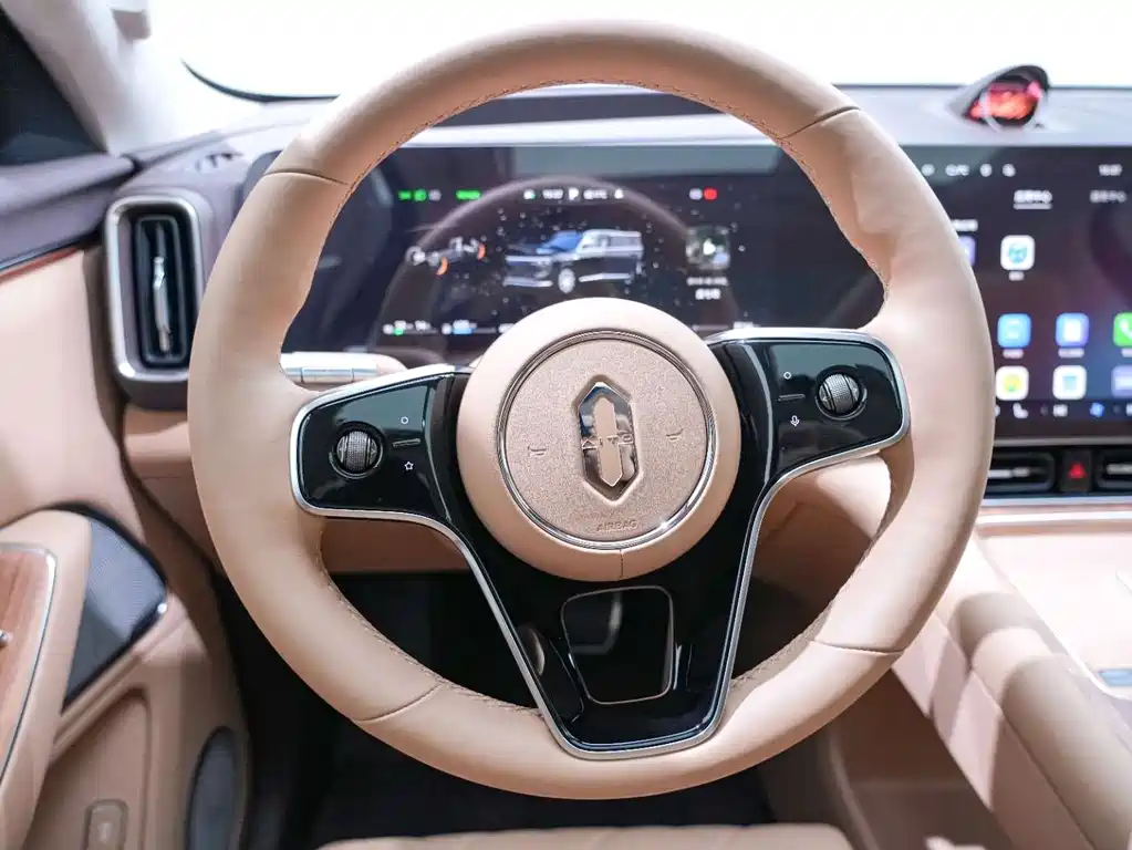 AITO ASK THE WORLD M8