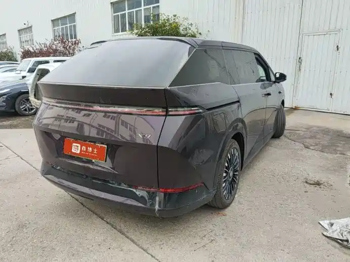 XPeng X9 — миниатюра 5
