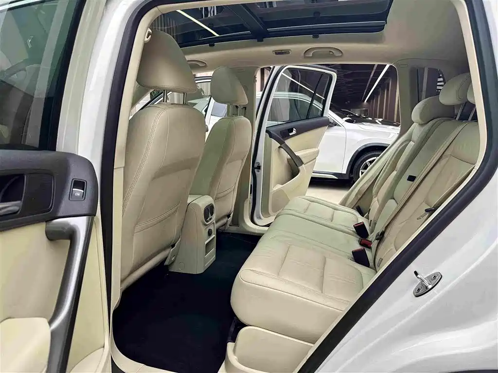 Volkswagen Tiguan — миниатюра 12