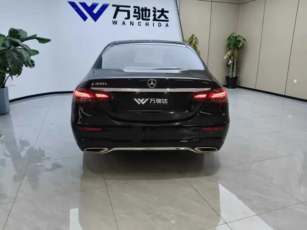 Mercedes-Benz E-Class — миниатюра 2