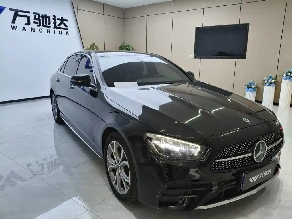 Mercedes-Benz E-Class — миниатюра 8