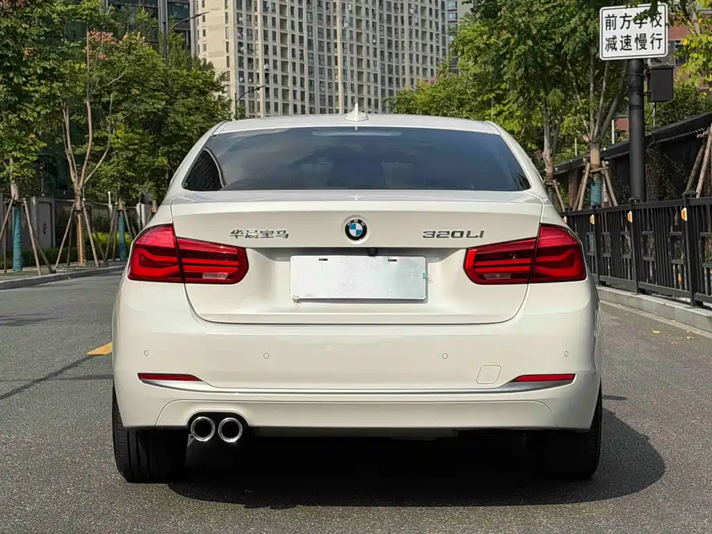 BMW 3 Series — миниатюра 17