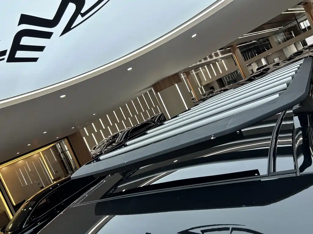 Land Rover Defender — миниатюра 44
