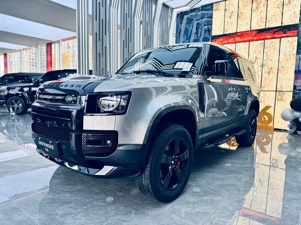 LAND ROVER DEFENDER
