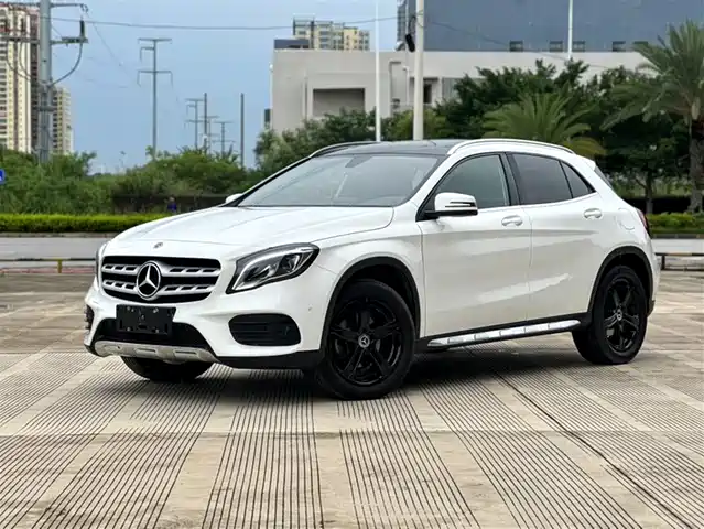 MERCEDES-BENZ  GLA 2019
