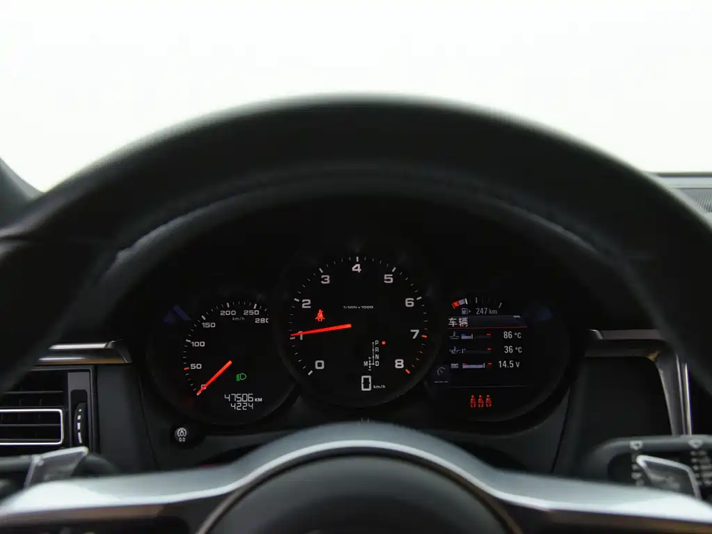 Porsche Macan — миниатюра 30