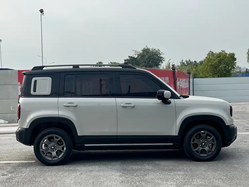 BAOJUN YUE ALSO PLUS