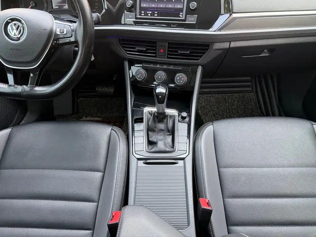 Volkswagen Sagitar - фото 18