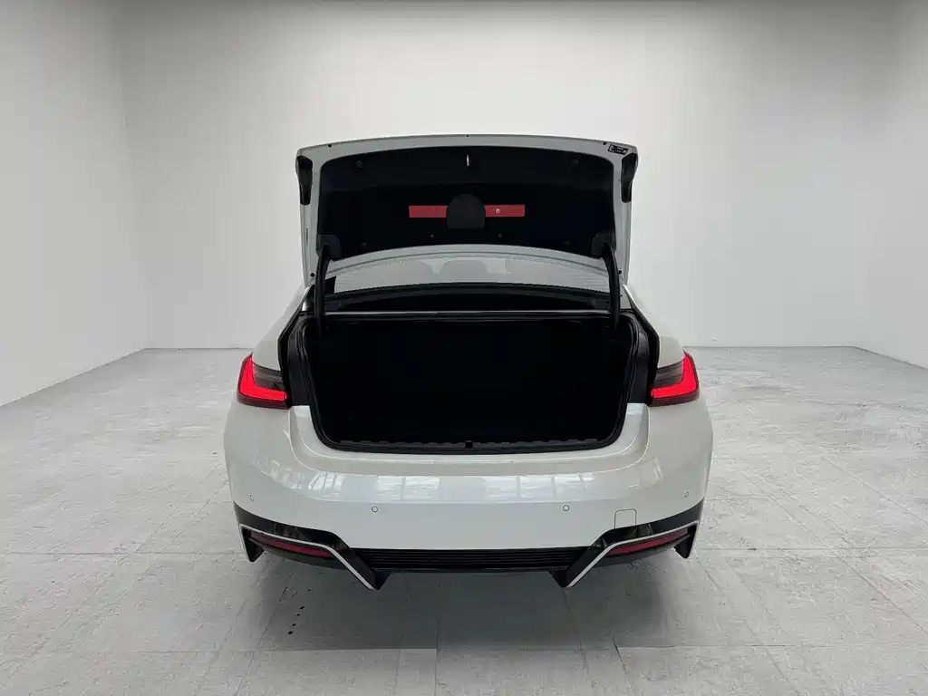 BMW i3 — миниатюра 10