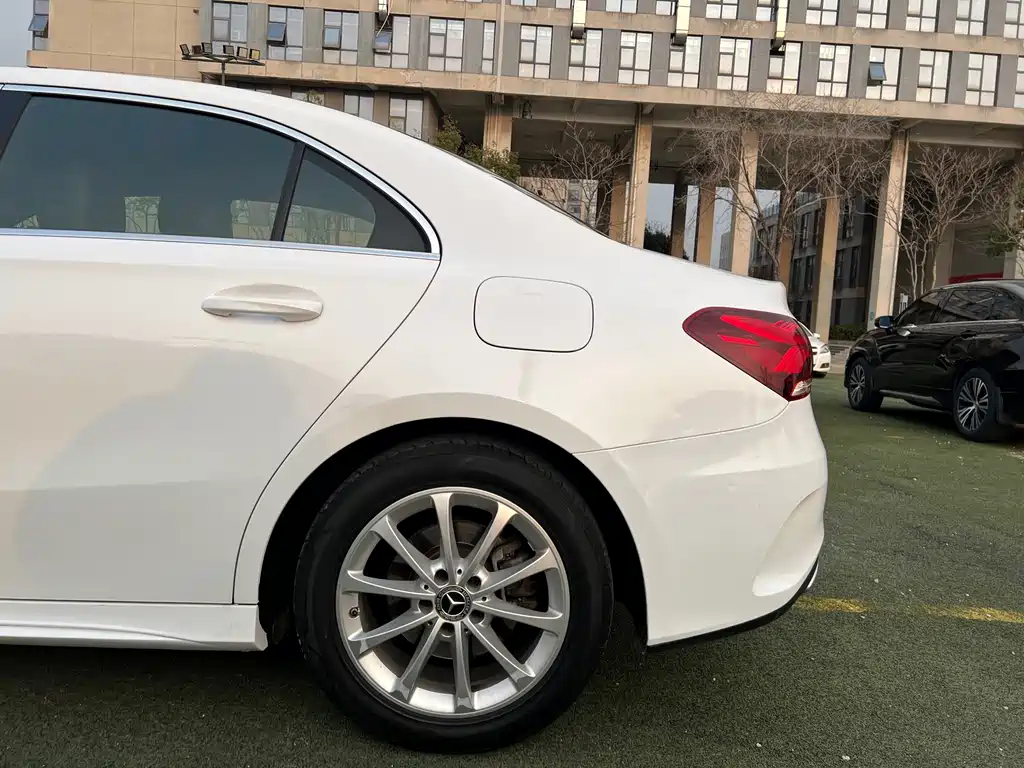 MERCEDES-BENZ A CLASS