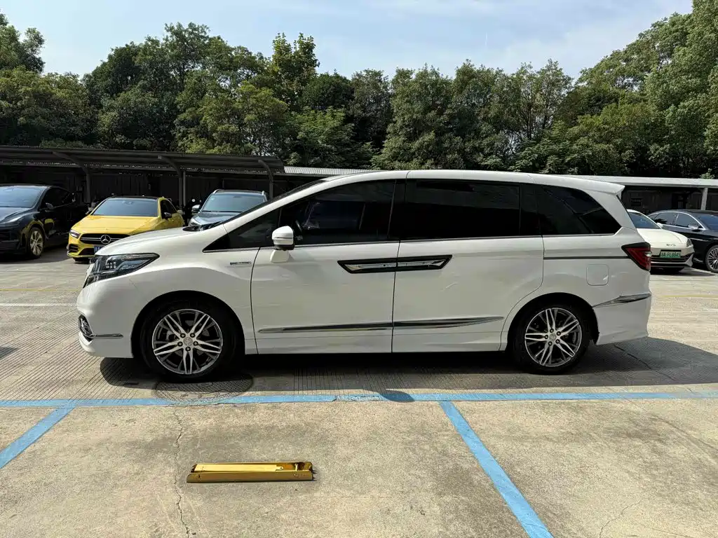 Honda Elysion — миниатюра 3