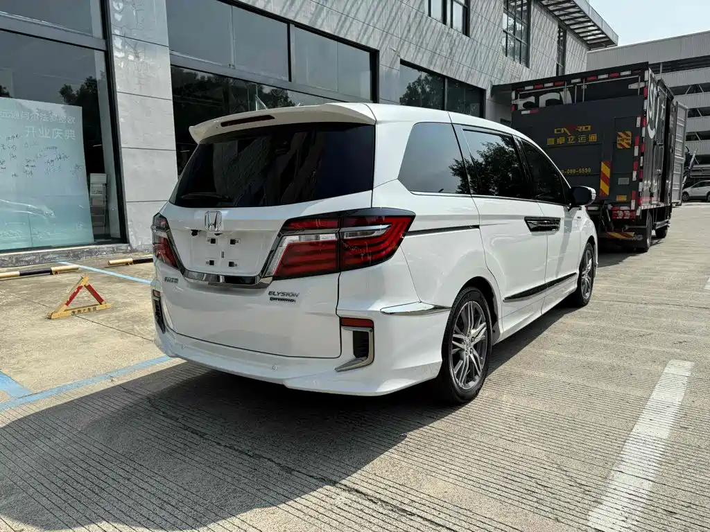 Honda Elysion — миниатюра 4