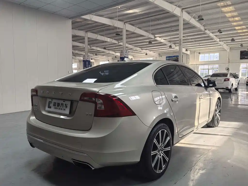 Volvo S60 — миниатюра 4