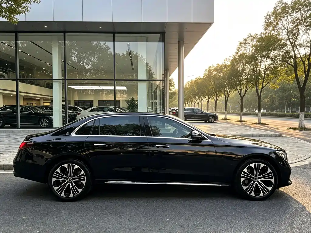 Mercedes-Benz E-Class — миниатюра 4