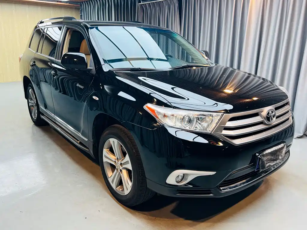 Toyota Highlander 2012 2.7L 7 мест Luxury
