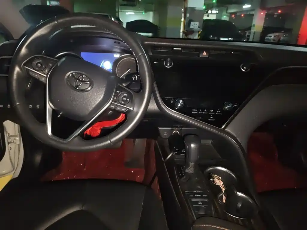 Toyota Camry — миниатюра 13