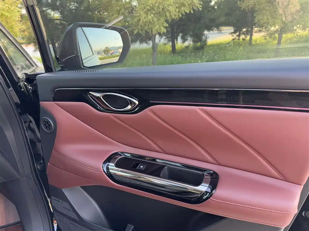 GAC Motor Trumpchi E8 PHEV — миниатюра 21