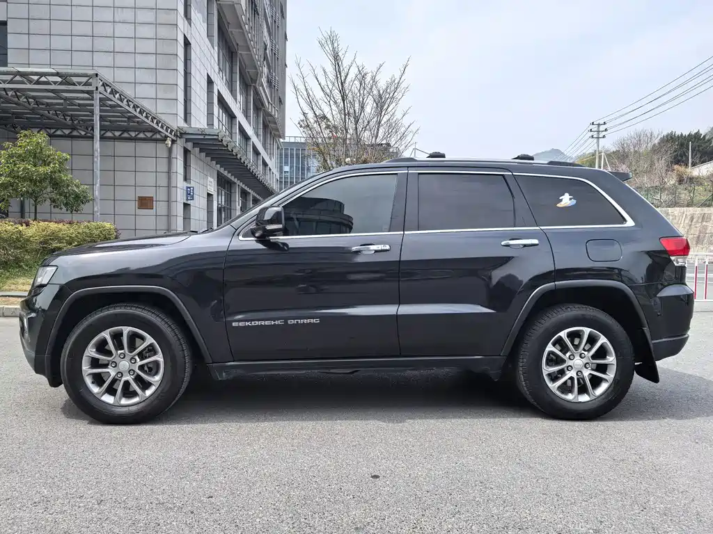 Jeep Grand Cherokee (Import) 3.0L Comfort Enjoy Navigation Edition, фото 7