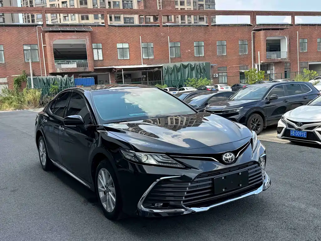Toyota Camry — миниатюра 3