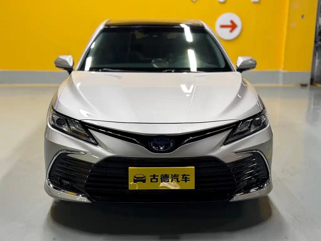 TOYOTA CAMRY