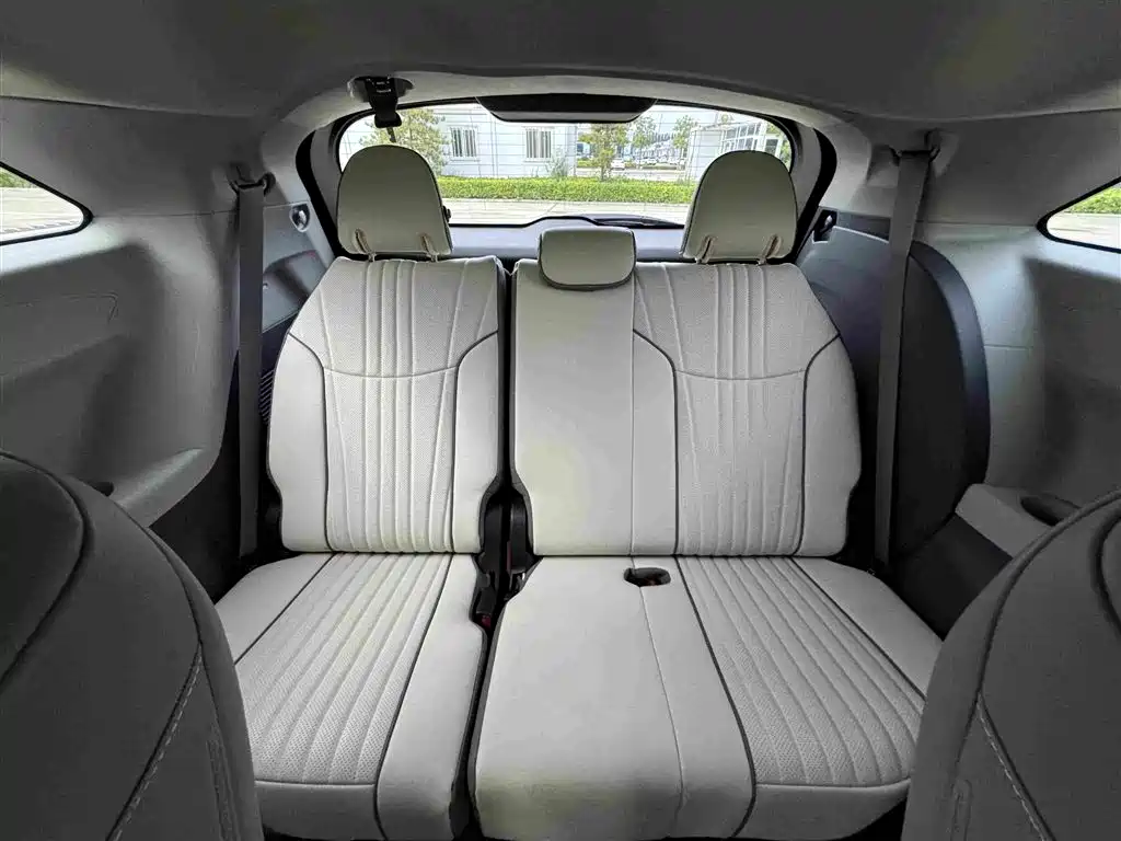 Toyota Sienna — миниатюра 12