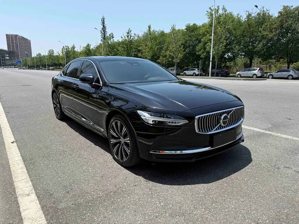 Volvo S90 2025 B5 Luxury