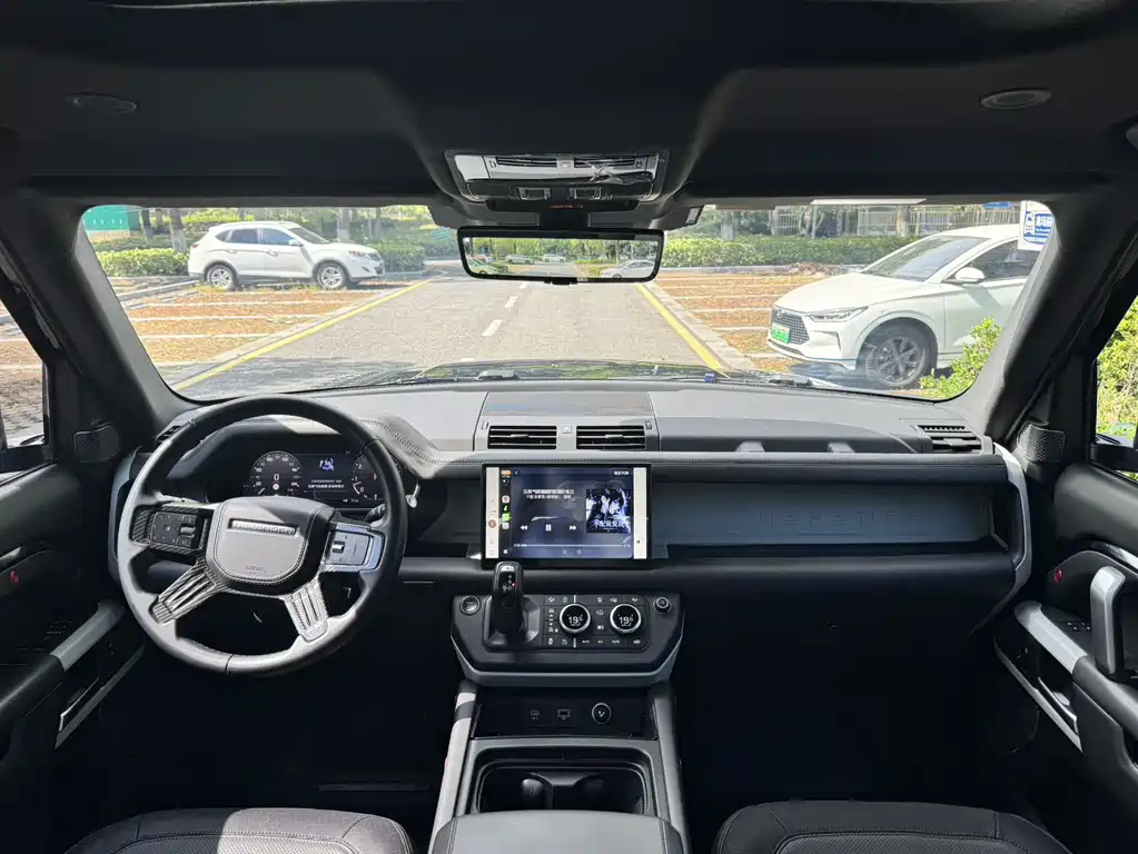Land Rover Defender — миниатюра 6