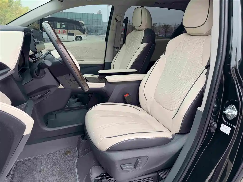 Toyota Sienna — миниатюра 5