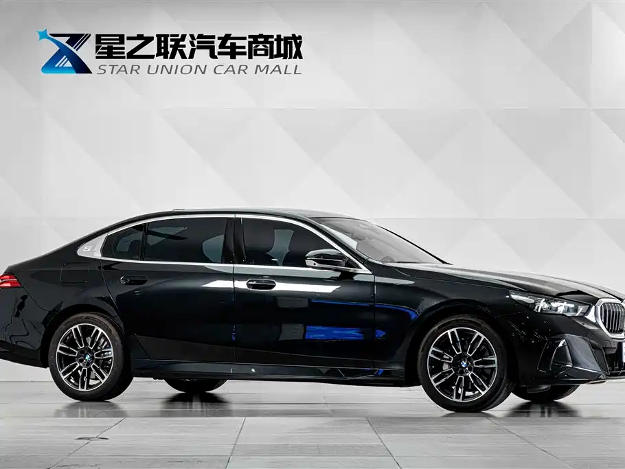 BMW 5 Series — миниатюра 5