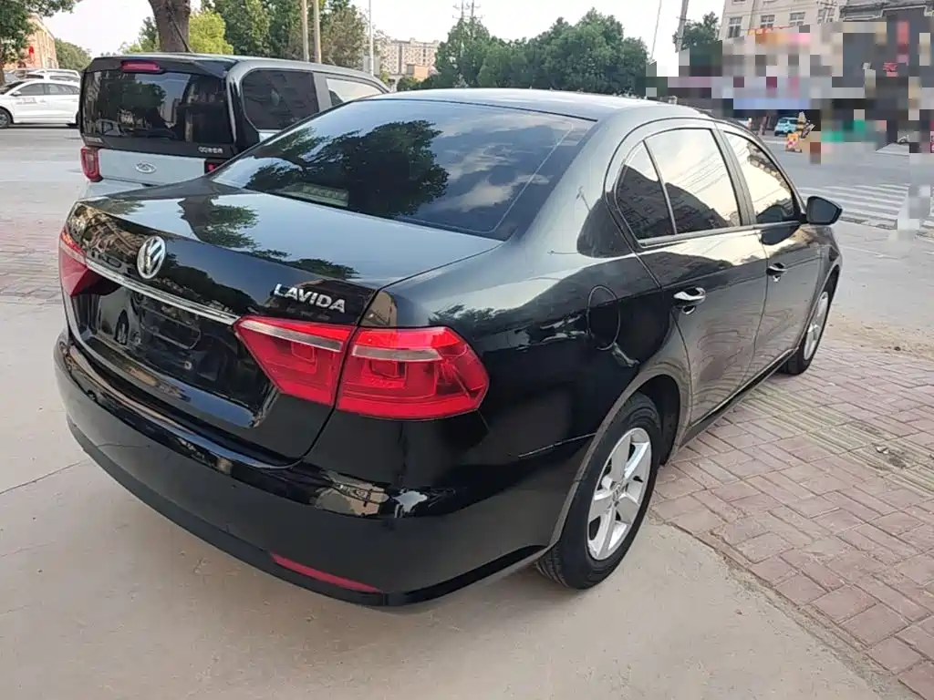 Volkswagen Lavida — миниатюра 7