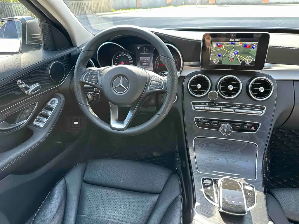 Mercedes-Benz C-Class — миниатюра 12