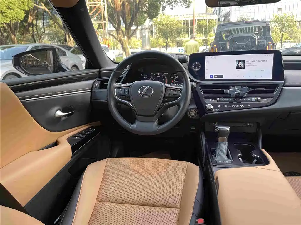 Lexus ES — миниатюра 17