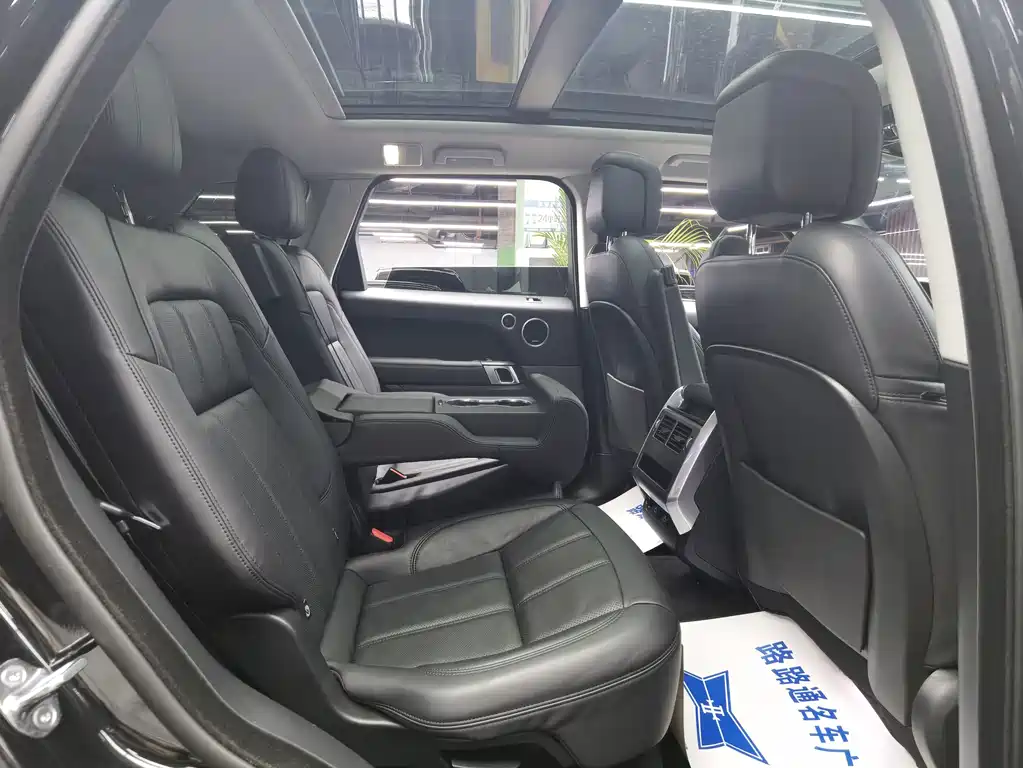 Land Rover Sport PHEV — миниатюра 9