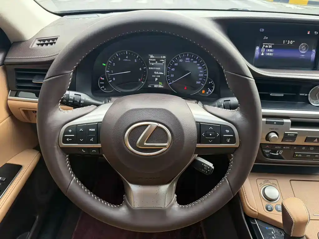 Lexus ES — миниатюра 15